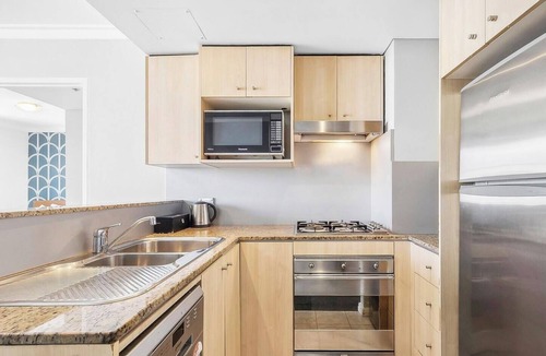 Haymarket Apartment | KozyGuru | Central Sydney | 2 Bed 2 Bath City View