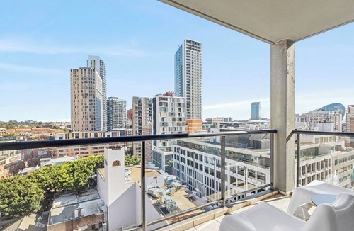 Haymarket Apartment | KozyGuru | Central Sydney | 2 Bed 2 Bath City View