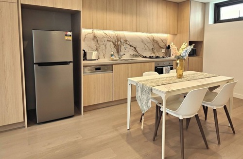 Erskineville Apartment | KozyGuru | Erskineville | Inner-City Retreat