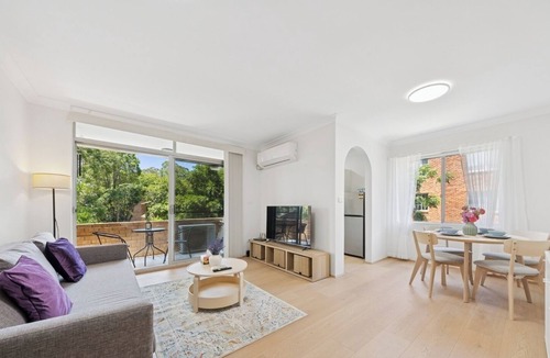 Macquarie Park Apartment | KozyGuru | Macquarie Park | Sunny Apt near Metro