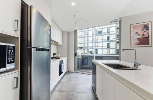 Mascot Apartment | KozyGuru | Mascot | 2 Bed APT + Free Parking