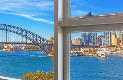 McMahons Point Apartment | KozyGuru | McMahons Point | Opera House View