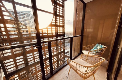 St. Leonards Apartment | KozyGuru |St Leonards | 1 Bed Best Location and View