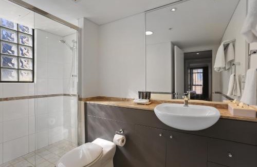 Haymarket Apartment | KOZYGURU | Sydney CBD | Amazing View | 2 Bed Family Apartment