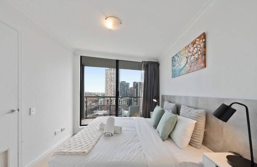 Haymarket Apartment | KozyGuru | Sydney CBD | Modern 2-Bedroom Apt