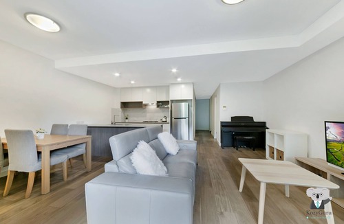 Waitara Apartment | KOZYGURU Waitara 2 Bed APT Train Station
