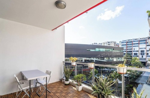 Waterloo Apartment | KozyGuru | Waterloo| Modern 2Level 2BR Apt Parking