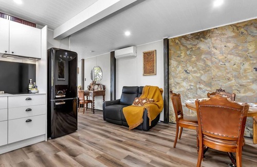 Crafers West Cabin | KW Treehouse Luxury Private Farm Escape for 2 with Walking Trails