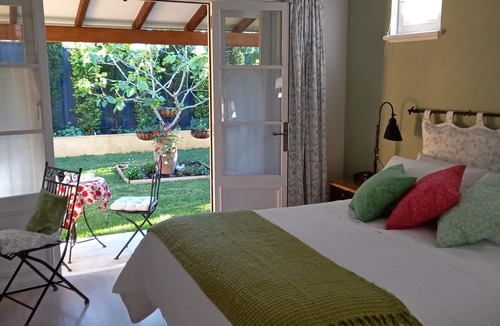 Nelson Bay Bed & Breakfast | L'Olivette B&B Olive Room For 2 Adults Only Unsuitable for Children.