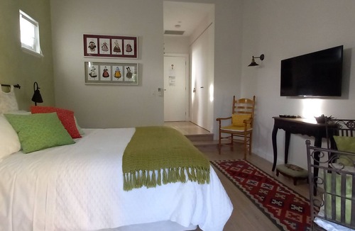 Nelson Bay Bed & Breakfast | L'Olivette B&B Olive Room For 2 Adults Only Unsuitable for Children.