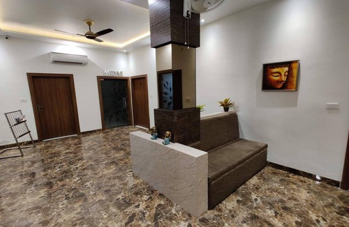 Aligarh Hotel | La Imperio Hotel