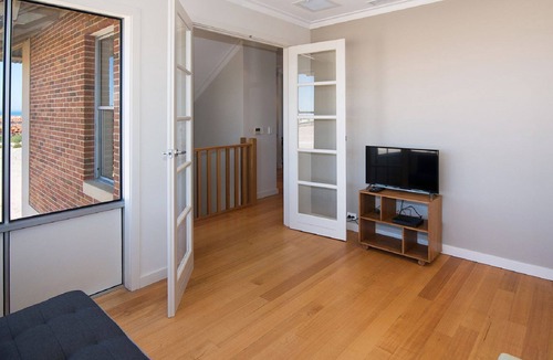 Geographe House | LAGOON SUNSET - Absolute Waterfront