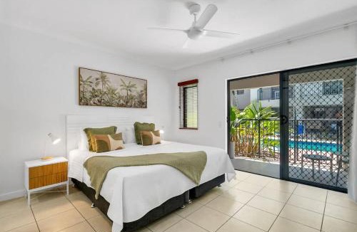 Trinity Beach Hotel | Laguna Edge - Swim-Out Studio, near Sea & Dining
