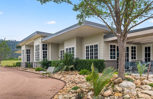 Kangaroo Valley House | Lake David Luxe Lakehouse Getaway