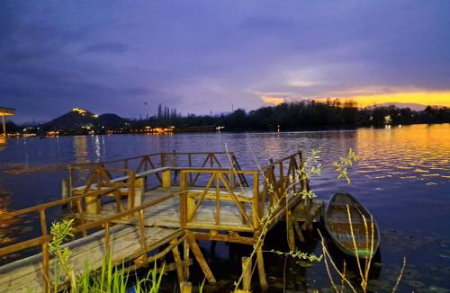Sudarbal House | LakeSide Homestay Srinagar