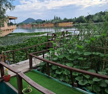 Sudarbal House | LakeSide Homestay Srinagar