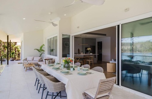 Conjola Park House | Lakeside House - Waterfront, Spacious, Pool Table