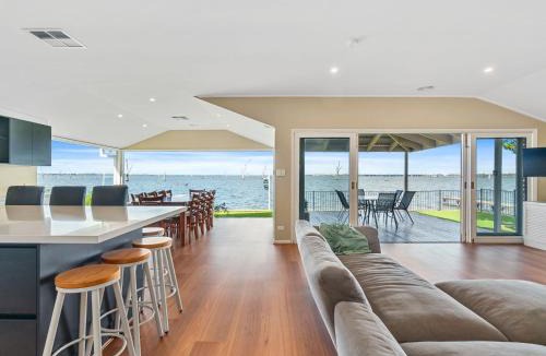 Mulwala House | Lakeside Mulwala
