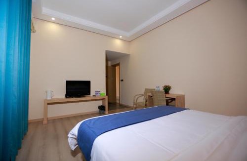 Mingsha Mountain and Crescent Spring Bed & Breakfast | Lanquan Xiaozhu Meisu
