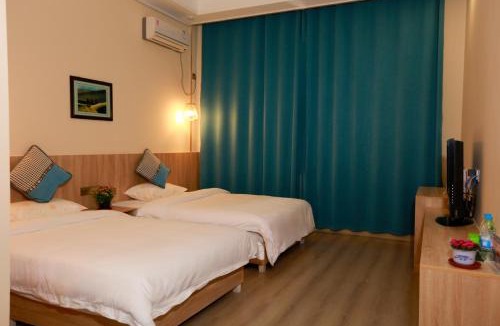 Mingsha Mountain and Crescent Spring Bed & Breakfast | Lanquan Xiaozhu Meisu