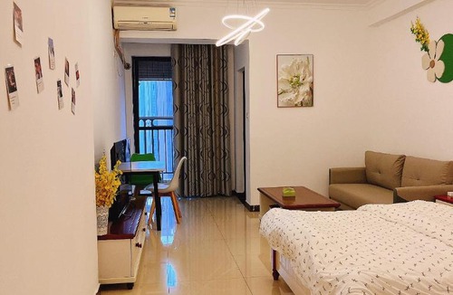 Pazhou Residential District Hostel | LanSpace Youth Apartment