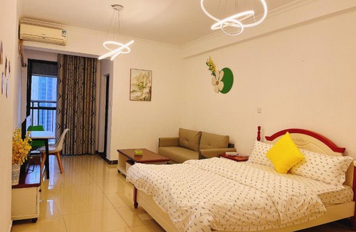Pazhou Residential District Hostel | LanSpace Youth Apartment