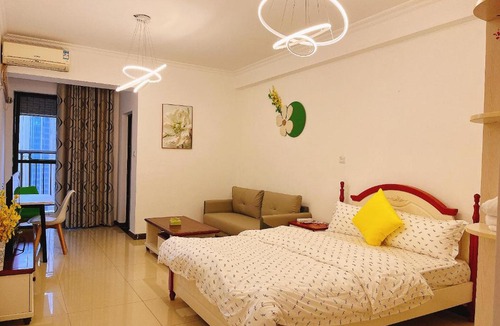 Pazhou Residential District Hostel | LanSpace Youth Apartment