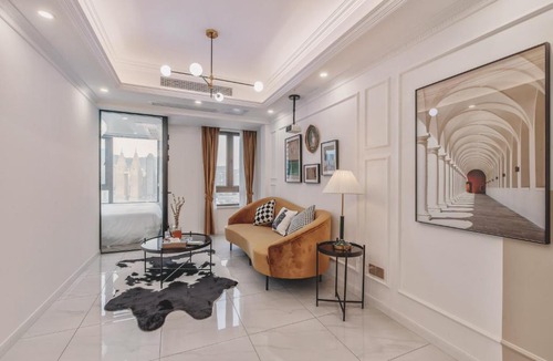 Yuzhong Hotel | Lanyue River View Apartment