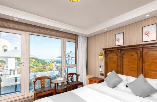 Laoshan Hotel | Laoshan Swan Castle Hot Spring Wellness Resort-Hot Spring Wellness Resort,Sky Infinity Pool,8 Indoor & Outdoor Hot Spring Pools,Dozens of Ocean-view Tea Pavilions,Your Secluded Wellness Paradise