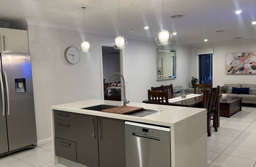 Kelso House | Lap of Luxury- Bathurst House Very generous floor plan with dual living areas
