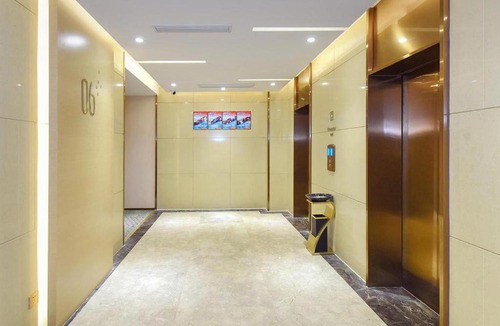 Chongqing Hotel | Lavande Hotel Chongqing Xinghui Liangjiang Happiness Plaza
