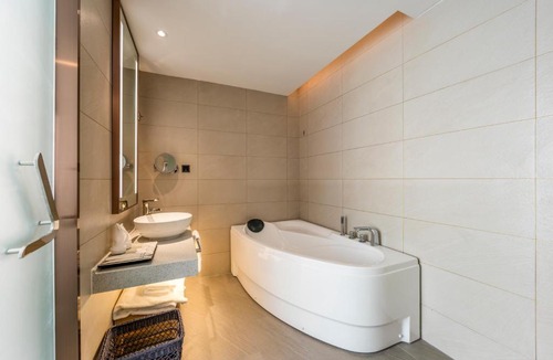 Huangpu Hotel | Lavande Hotel (Guangzhou Huangpu Free Trade Zone Xiayuan Metro Station Branch)