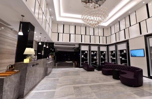 Huiyang Hotel | Lavande Hotel Huizhou High-speed Railway South Station Wanlian Square