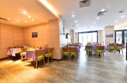 Huiyang Hotel | Lavande Hotel Huizhou High-speed Railway South Station Wanlian Square