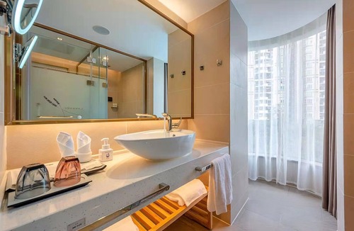 Haizhu Hotel | Lavande International Hotel Guangzhou Convention & Exhibition Center Nanzhou Metro Station Branch- Free Deliver Service to Guangzhou Baiyun International Airport & Free Shuttle Bus to Canton Fair Complex During Canton Fair Period