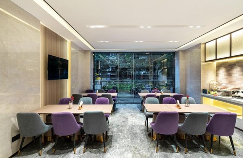 Tianhe Center Hotel | Lavande International Hotel Guangzhou US Consulate General Guangzhou Grandview Plaza Branch - Free Shuttle Bus to Canton Fair Complex During Canton Fair Period & Free VPN Internet Access