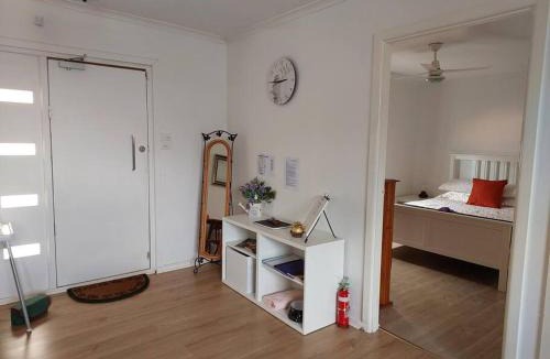 Lightning Ridge House | Lavender Cottage - At home in Lightning Ridge