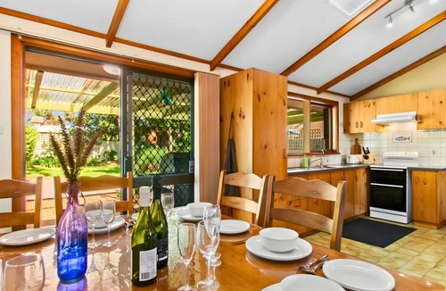 Aldinga Beach House | Lavender Cottage: Coastal Charm & Tranquil Escapes