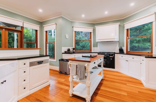 Holgate House | LE CHATEAU - POOL, Terrigal, Sleeps 18, Heated Spa, 8 Bedrooms, Acreage stay