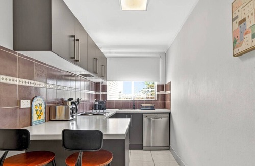 Lane Cove North Apartment | Leafy Lane Cove Family Apartment | AC + Parking