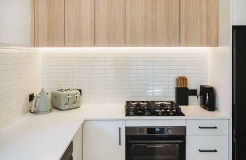 Benalla West House | Leafy Retreat - Benalla