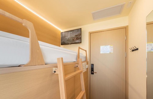 Xuhui Hotel | Lemon Hotel - Metro Line 1 Line 7 Changshu Road 200 meters
