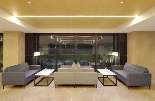 Agra Hotel | Lemon Tree Hotel Agra
