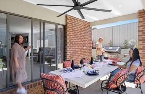 Leneva House | Leneva Stylish & Spacious Stay - Spacious four bedroom, two bathroom property