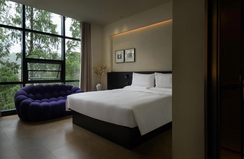 Shizhong District Hotel | Lex River View Hotel