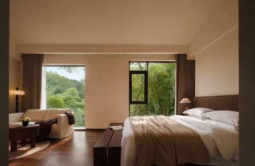 Dujiangyan Hotel | Liaoxin Valley Forest Hotel