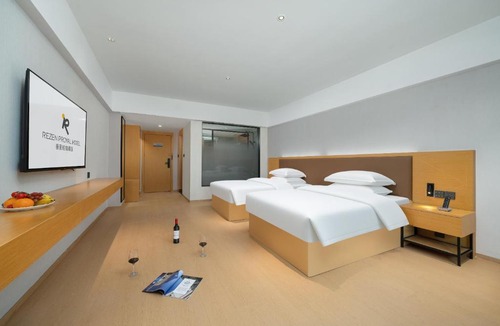 Baiyun Hotel | Licheng Platinum Rui Hotel Dongping Metro Station Branch
