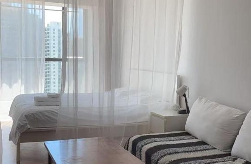 Huaihai Road Commercial Area Apartment | LifeIN apartment in shanghai