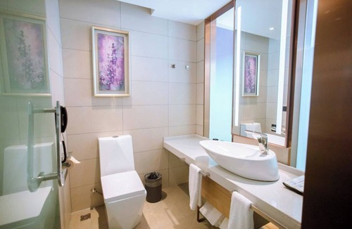 Longgang Hotel | Lifeng Hotel - Pingshan Railway Station