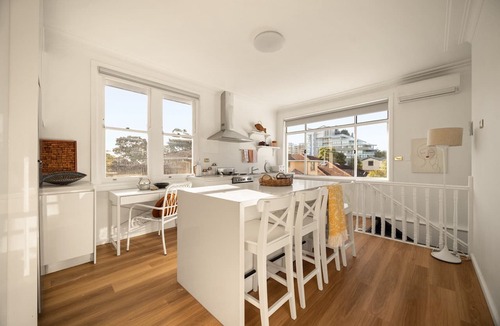 Brighton-le-Sands Apartment | Light Filled 3-Bed Coastal Home at Brighton Beach